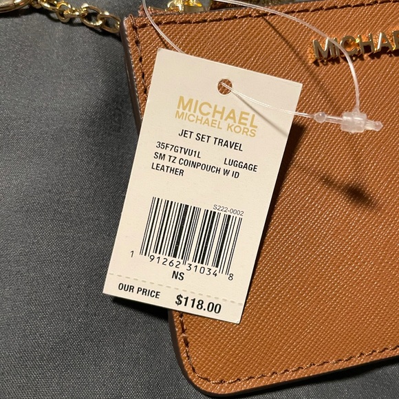 Michael Kors Jet Set Travel Wristlet - Picture 2 of 6